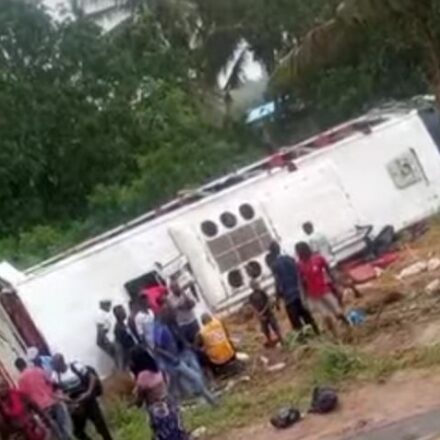 Autocarro da JM Transporte capota em Zavala e provoca vários feridos