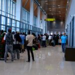 EM CHONGOENE: Filas longas para bilhetes de avião