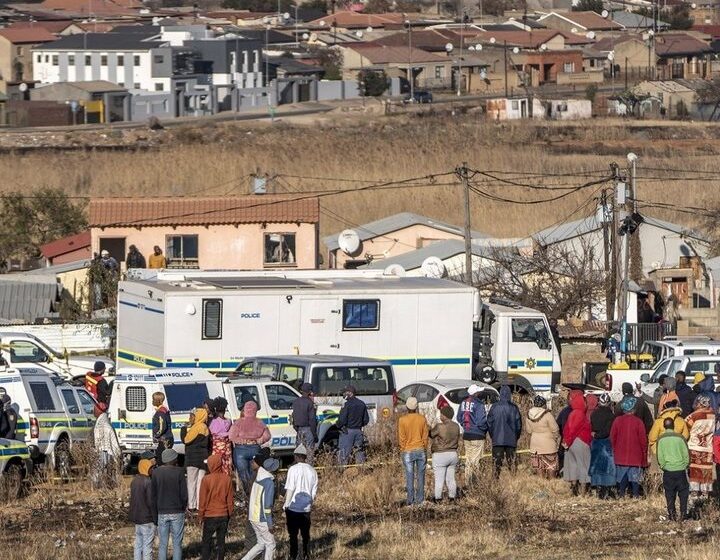 Homens armados matam dez pessoas na África do Sul