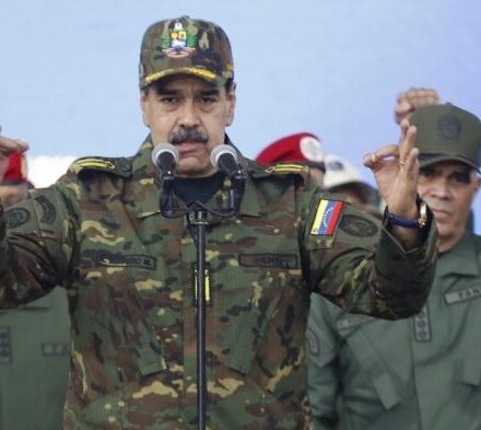 Nicolás Maduro promete defender a Venezuela "com a própria vida"