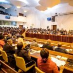 Orçamento do Estado para 2026 aprovado com oposição dividida e défice de 7% do PIB