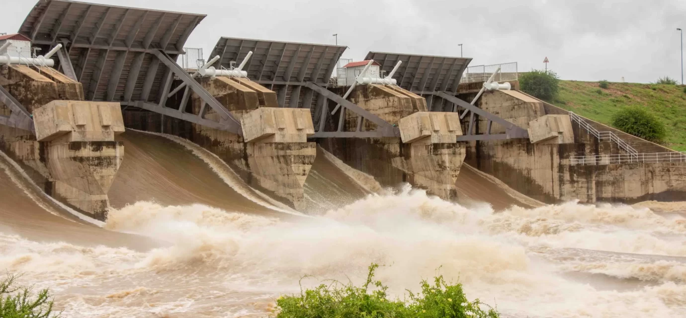 Sete bacias hidrográficas continuam em alerta