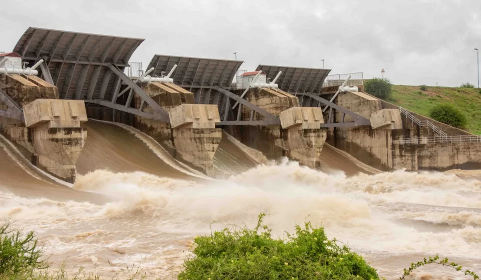 Sete bacias hidrográficas continuam em alerta