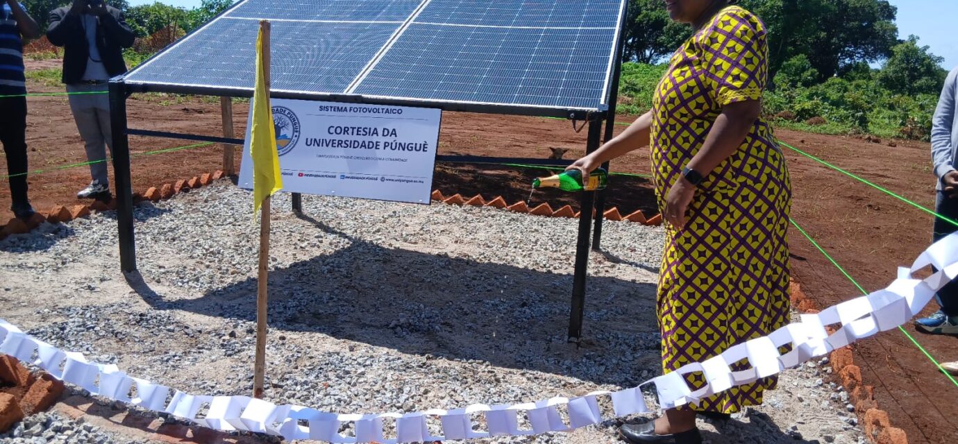 UniPúnguè oferece sistema fotovoltaico ao Centro de Saúde de Mutindiri